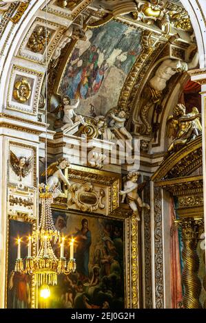 Intérieur de la basilique de la cathédrale de San Venanzio. Fabriano, province d'Ancône, Marche, italie, Europe Banque D'Images