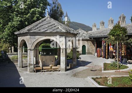 Fontaine de la mosquée Koski Mehmed Pasha à Mostar. Bosnie-Herzégovine Banque D'Images