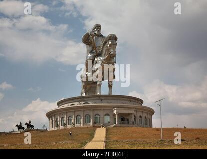 Statue de Gengis Khan Tsonjin Boldog près de complexe. La Mongolie Banque D'Images