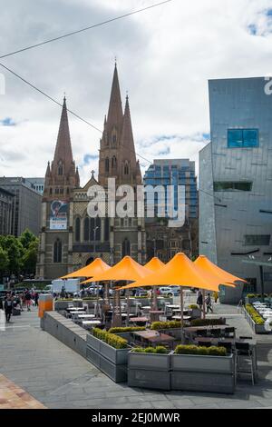 Cathédrale Saint-Paul, Flinders Street, Melbourne, Victoria, Australie. Banque D'Images