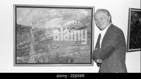 C'est une image de l'acteur Jack Palance de Lattimer Mines, Pennsylvanie. USA. Lors de son exposition d'art à la McDonald Gallery, Misericordia University, Dallas Pennsylvania. Date 27 mars 1992. Né en 1919-décédé en 2006 Banque D'Images