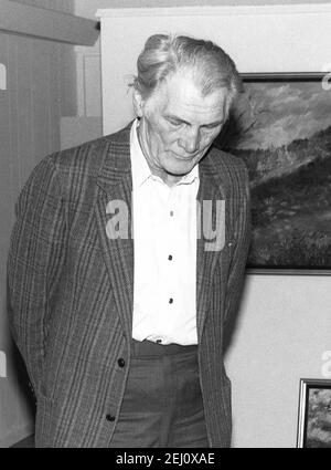 C'est une image de l'acteur Jack Palance de Lattimer Mines, Pennsylvanie. USA. Lors de son exposition d'art à la McDonald Gallery, Misericordia University, Dallas Pennsylvania. Date 27 mars 1992. Né en 1919-décédé en 2006 Banque D'Images