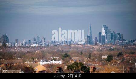 Vue sur les gratte-ciel de Londres depuis Norwood Park Banque D'Images