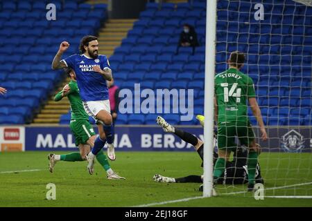 Cardiff, Royaume-Uni. 20 février 2021. Marlon Pack de Cardiff City marque ses équipes 3ème but. Match de championnat EFL Skybet, Cardiff City et Preston North End au Cardiff City Stadium de Cardiff, pays de Galles, le samedi 20 février 2021. Cette image ne peut être utilisée qu'à des fins éditoriales. Utilisation éditoriale uniquement, licence requise pour une utilisation commerciale. Aucune utilisation dans les Paris, les jeux ou les publications d'un seul club/ligue/joueur. photo par Andrew Orchard/Andrew Orchard sports Photography/Alamy Live News crédit: Andrew Orchard sports Photography/Alamy Live News Banque D'Images