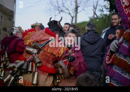 Les festivités de l'Entrudo (ou Shrovetide) à Vila Boa (petit village de la région de Trás-OS-Montes à Porgugal), une fête traditionnelle du carnaval qui date Banque D'Images