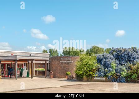 Entrée au palais et jardins romains de Fishbourne, Chichester, West Sussex, Angleterre, Royaume-Uni Banque D'Images