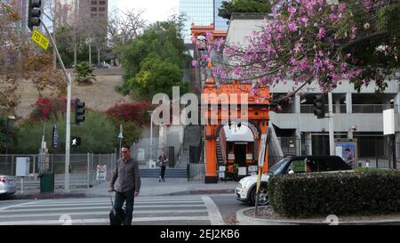 LOS ANGELES, CALIFORNIE, Etats-Unis - 30 OCT 2019: Cabine de funiculaire rétro Angels Flight. Station de téléphérique vintage. Tra. Passager public à l'ancienne Banque D'Images