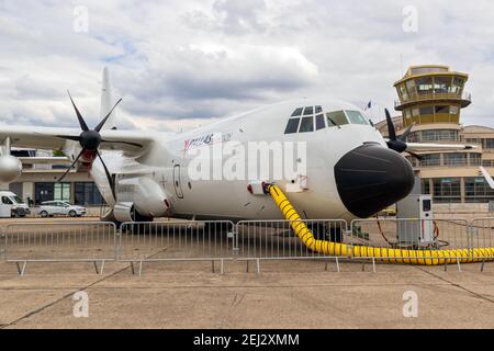 Pallas Aviation Lockheed Martin LM-100J avion de transport Hercules exposé au salon de l'Air de Paris. France - 20 juin 2019 Banque D'Images