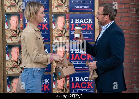 STEVE CERRELL et MACKENZIE DAVIS dans IRRÉSISTIBLE (2020), dirigé par JON STEWART. Crédit : PLAN B DIVERTISSEMENT / Album Banque D'Images