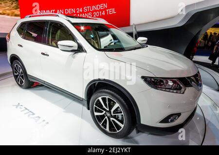 Francfort, Allemagne - Sep 13, 2013 : voiture Nissan X-Trail en vedette à l'IAA Frankfurt Motor Show. Banque D'Images