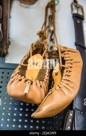 Otinki ou tsarvuli. Chaussures de paysan traditionnelles Banque D'Images