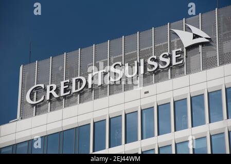 Varsovie, Varsovie, Pologne. 21 février 2021. La signature bancaire du Credit Suisse est visible le 21 février 2021 à Varsovie, Pologne. Crédit: Aleksander Kalka/ZUMA Wire/Alay Live News Banque D'Images