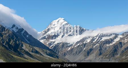 Vue sur les sommets du Mont Cook, Sealy Tarns Track, Hooker Valley, le parc national du Mont Cook, les Alpes du Sud, Canterbury, l'île du Sud, la Nouvelle-Zélande Banque D'Images