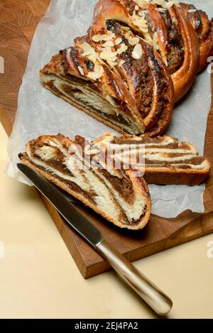 Tranché, tresse de levure, tresse de levure, tresse russe, tresse de noix Banque D'Images