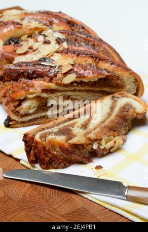 Tranché, tresse de levure, tresse de levure, tresse russe, tresse de noix Banque D'Images