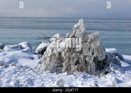 Paysages glacés en hiver au port Banque D'Images