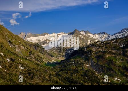 Vallée de Benasque vue de la route vers Portillón de Benasque et Salvaguardia (Pyrénées, Aragon, Espagne, Benasque) Banque D'Images