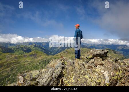 Vues depuis le sommet de Maubèrme (Vallée de l'Aran, Catalogne, Espagne) ESP: Vistes desde la cima del Maubèrme (Valle de Arán, Cataluña, España) Banque D'Images