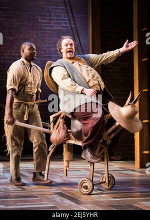 Rufus Hound se produit sur scène sous le nom de Sancho Panza lors de la séance photo Don Quichotte au Garrick Theatre, Londres. Date de la photo: Vendredi 2 novembre 2018. Le crédit photo devrait se lire: David Jensen Banque D'Images