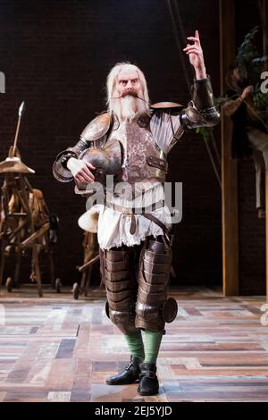 David Threlfall sur scène pendant le photocall Don Quichotte au Garrick Theatre, Londres. Date de la photo: Vendredi 2 novembre 2018. Le crédit photo devrait se lire: David Jensen Banque D'Images