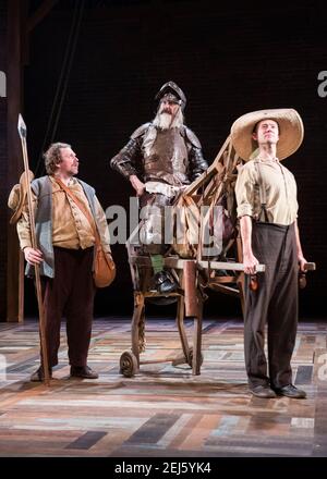 Rufus Hound et David Threlfall sur scène pendant la séance photo Don Quichotte au Garrick Theatre, Londres. Date de la photo: Vendredi 2 novembre 2018. Le crédit photo devrait se lire: David Jensen Banque D'Images