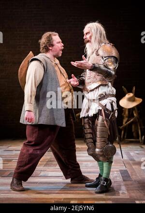 Rufus Hound et David Threlfall sur scène pendant la séance photo Don Quichotte au Garrick Theatre, Londres. Date de la photo: Vendredi 2 novembre 2018. Le crédit photo devrait se lire: David Jensen Banque D'Images