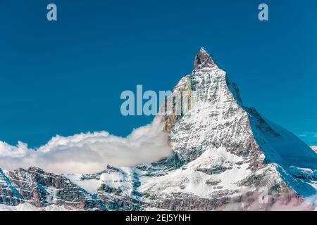 Vue sur le Cervin, l'une des plus hautes montagnes des Alpes. Banque D'Images