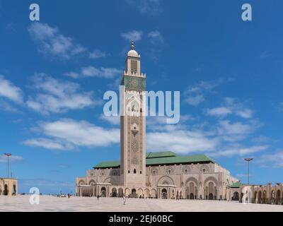 une prise de vue en grand angle le matin de la mosquée hassan ii à casablanca, morroco Banque D'Images