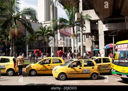 Colombie Medellin taxis dans le centre-ville Banque D'Images