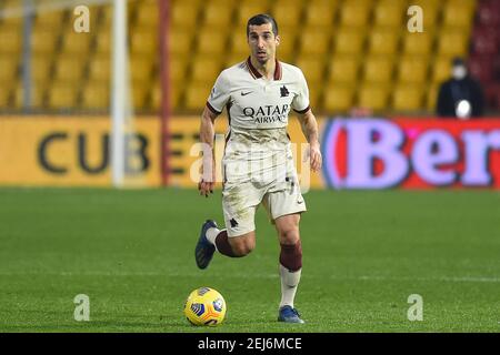 Benevento, Latium. 21 février 2021. 2/21/2021 - Henrix Mkhitaryan de Roma en action pendant la série italienne UN match de football Benevento vs AS Roma au stade Ciro Vigorito à Benevento, Italie, 2i février 2021. Fotografo01 (photo d'IPA/Sipa USA) crédit: SIPA USA/Alay Live News Banque D'Images