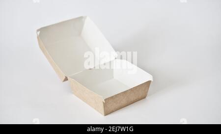 Ouvrez le contenant vide en carton vierge. Modèle de maquette de livraison rapide de boîtes à sandwich pour hamburgers Banque D'Images