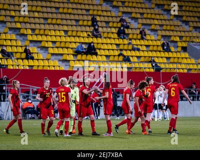 Aix-la-Chapelle, Allemagne . 21 février 2021. L'équipe belge s'accouple avant les trois nations.une coupe de but entre l'Allemagne et la Belgique au stade Tivoli d'Aix-la-Chapelle, en Allemagne. Crédit: SPP Sport presse photo. /Alamy Live News Banque D'Images