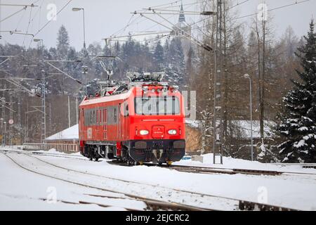 Ttr99 véhicule d'inspection de la voie MEERI par l'Italien Mermec inspectant le chemin de fer côtier, arrivant à Salo, Finlande. 12 févr. 2021. Banque D'Images