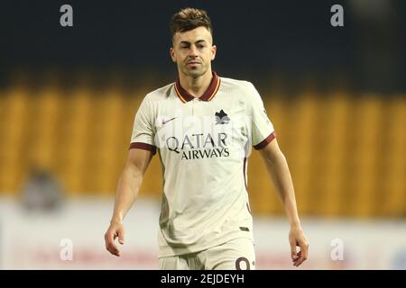 Stephan El Shaarawy, attaquant italien de Roma, célèbre après avoir marquant un but lors du match de football Serie A entre Benevento et AS Roma au stade Ciro Vigorito, à Benevento, en Italie, le 21 février 2021 Banque D'Images