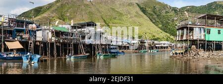 Maisons de pilotis au village de pêcheurs, Tai O, Hong Kong, Chine Banque D'Images