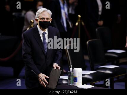 Le juge Merrick Garland arrive à témoigner devant une audience de la Commission judiciaire du Sénat sur sa nomination au poste de procureur général des États-Unis à Capitol Hill à Washington, DC, USA, le 22 février 2021. Photo de Carlos Barria/Pool/ABACAPRESS.COM Banque D'Images