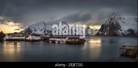 Village de Hamnoy sur Lofoten, Nordland, Norvège Banque D'Images