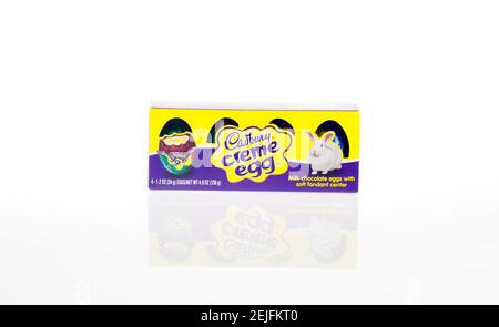 Cadbury Creme eggs paquet de 4 un bonbon de Pâques populaire Banque D'Images