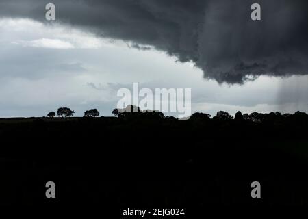 Des nuages orageux se forment sur la campagne à Tardebigge, dans le Worcestershire, au Royaume-Uni Banque D'Images