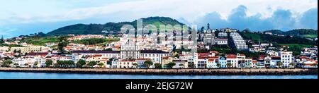 Vue sur le paysage urbain d'une île, Madalena, l'île de Pico, les Açores, le Portugal Banque D'Images