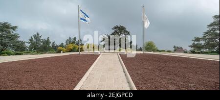 Vue sur le cimetière national du Mont-Herzl, Jérusalem, Israël Banque D'Images