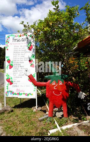 Menu de boissons à l'extérieur du café Strawberry/Fresas, Boquete, province de Chiriqui, Panama Banque D'Images