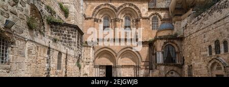 Cour d'une église, Église du Saint-Sépulcre, Vieille ville, Jérusalem, Israël Banque D'Images