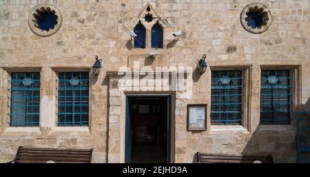 Vue à angle bas de la Synagogue Ari Ashkenazi, Safed (Zfat), Galilée, Israël Banque D'Images