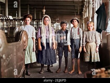 Les flèches et les offres colorisées sont en couleur à Lancaster Mill South Caroline d'ici 1908 Banque D'Images