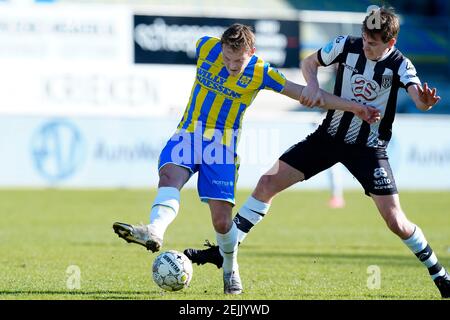 WAALWIJK, PAYS-BAS - FÉVRIER 21 : lors du match Eredivisie entre RKC Waalwijk et Heracles Almelo au stade des Mandemakers, le 21 février 2021 Banque D'Images