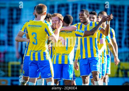 WAALWIJK, PAYS-BAS - FÉVRIER 21 : lors du match Eredivisie entre RKC Waalwijk et Heracles Almelo au stade des Mandemakers, le 21 février 2021 Banque D'Images