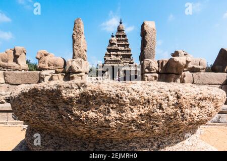 Temple de la rive de la mer site classé au patrimoine de l'UNESCO à Mahabalipuram, Tamil Nadu, Inde Banque D'Images