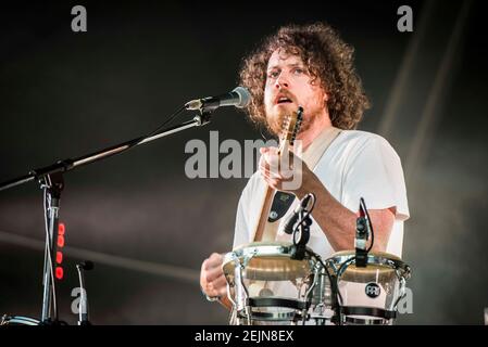 Joseph Mount, de Metronomy, joue en direct sur scène dans le cadre de la série d'été à Somerset House - Londres. Date de la photo: Jeudi 5 juillet 2018. Le crédit photo devrait se lire: David Jensen Banque D'Images