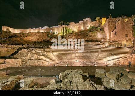 Théâtre romain de Malaga la nuit Banque D'Images